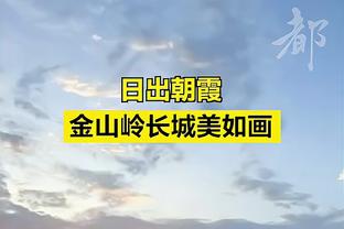 遭遇包夹！布克半场10中6拿下13分4助攻